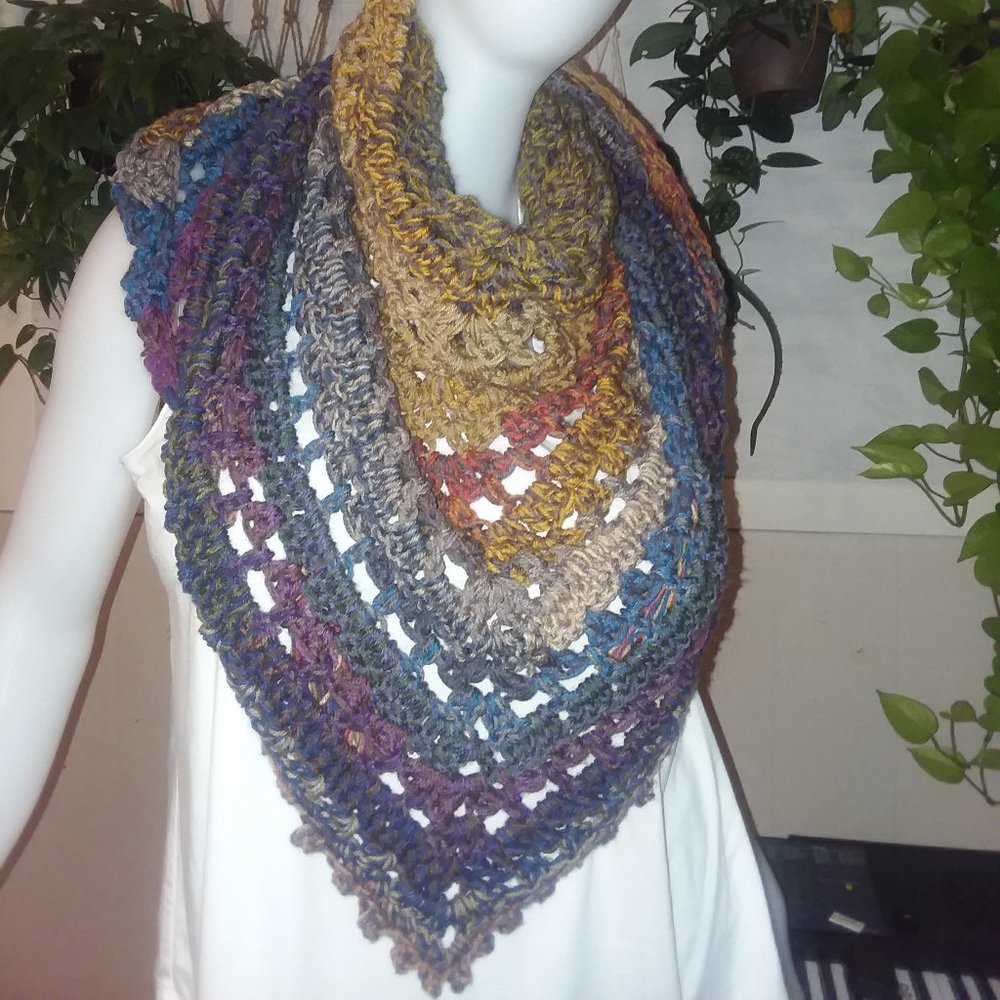 New handmade multi colored crochet triangler scarf/shawl with tassels - Picture 3 of 11